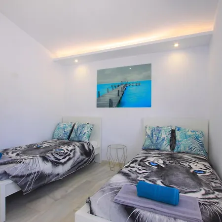 1108 Beachfront 2 With Roofterrace 80mtrgt 3 Pools