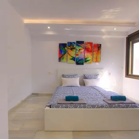 1108 Beachfront 2 With Roofterrace 80mtrgt 3 Pools Marbella